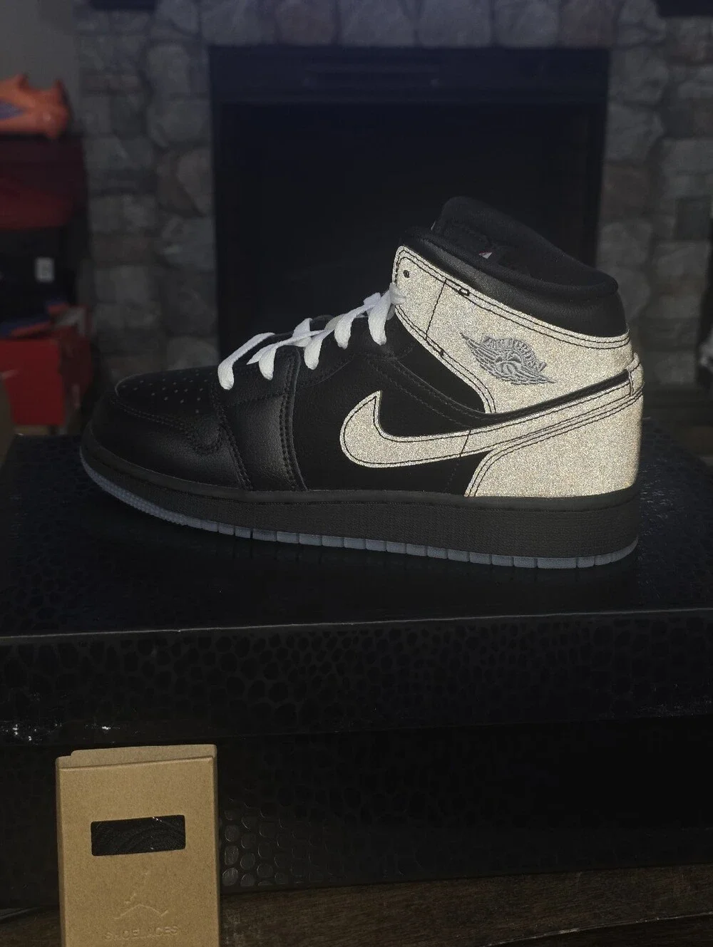 Nike Air Jordan 1 Mid SE Black Metallic Reimagined GS